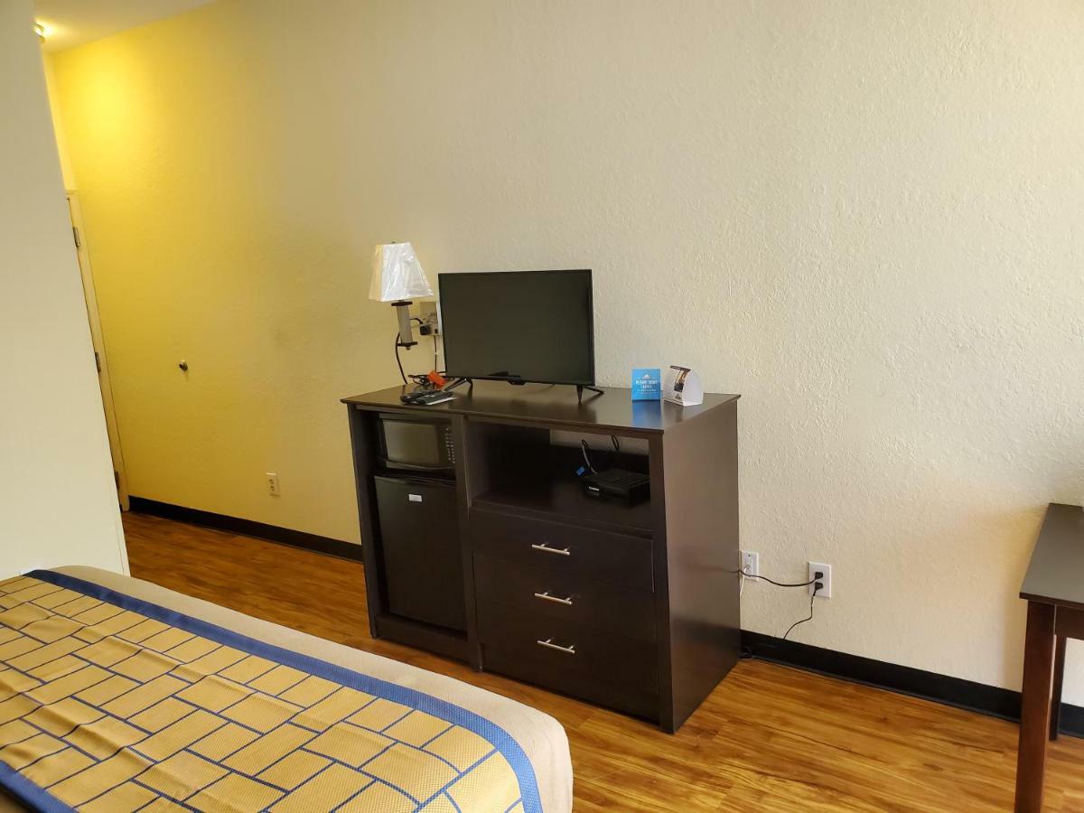 Days Inn By Wyndham Macon I-75 North Екстер'єр фото